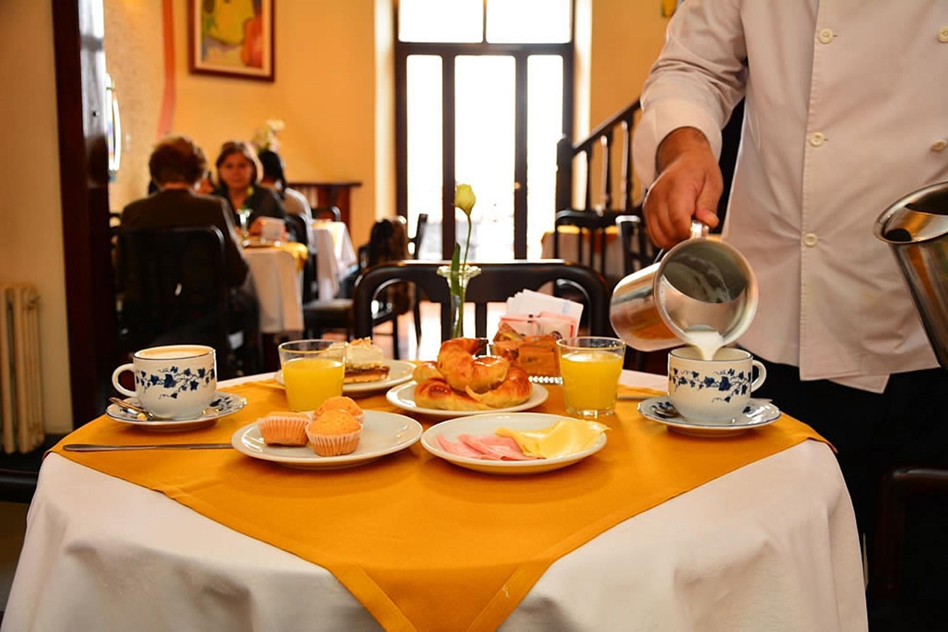 Hotel Colonial Салта Екстериор снимка
